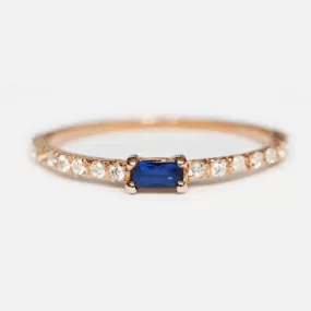 Blue Sapphire Baguette Ring Bacchetto